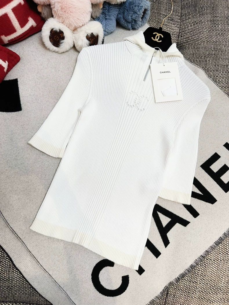 Chanel Chanel White Hooded Knit Top with Logo Size M / US 6-8 / IT 42-44 - 3 Thumbnail