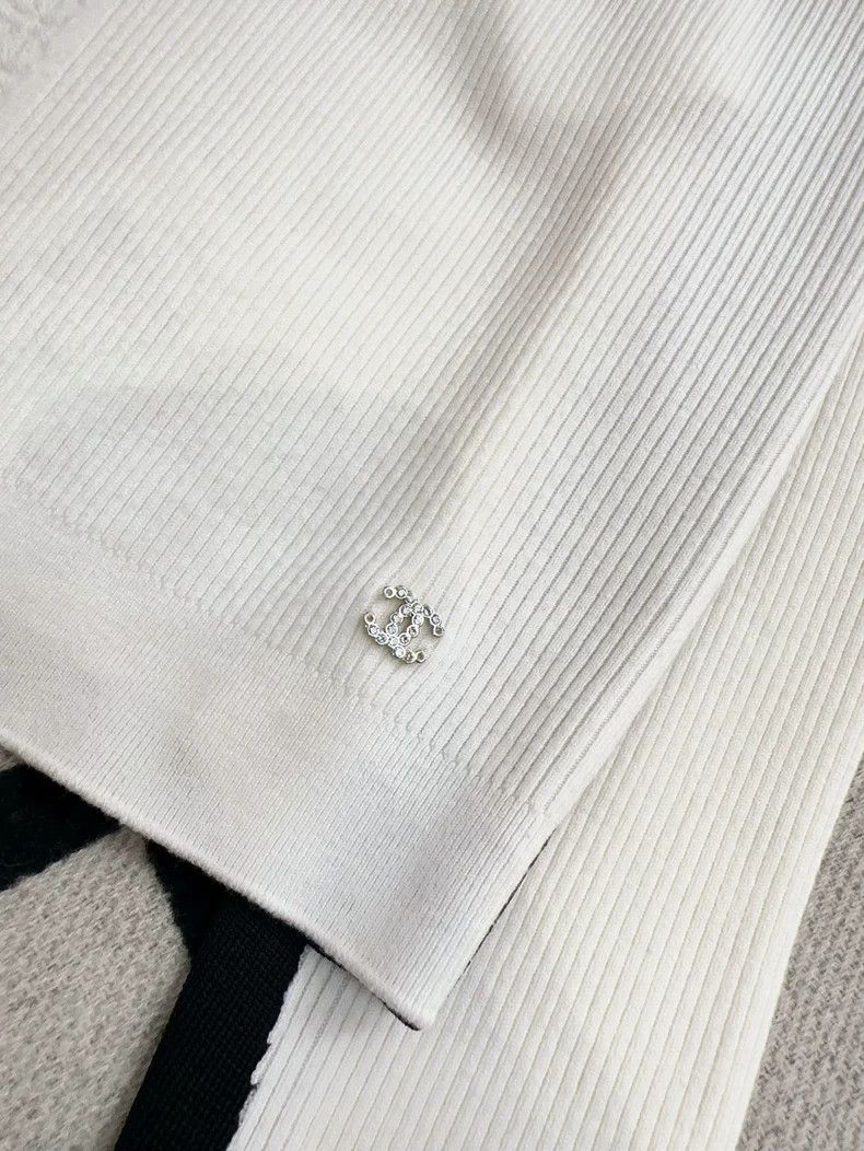 Chanel Chanel Coco Neige Black Trim Knit Top Size XS / US 0-2 / IT 36-38 - 4 Thumbnail