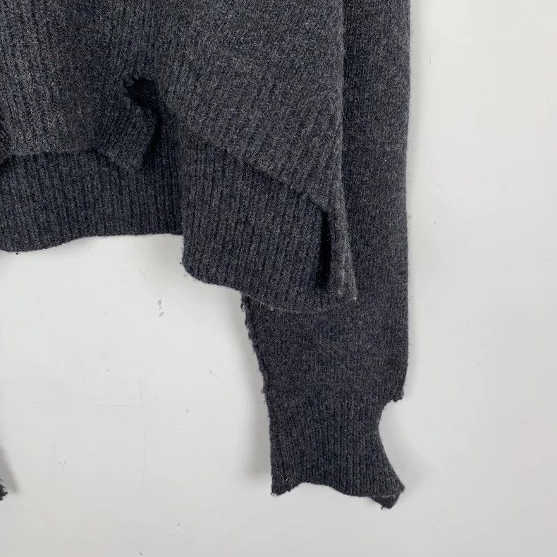 Celine Celine Gray Wool V-Neck Long Sleeve Sweater Size XS / US 0-2 / IT 36-38 - 4 Thumbnail