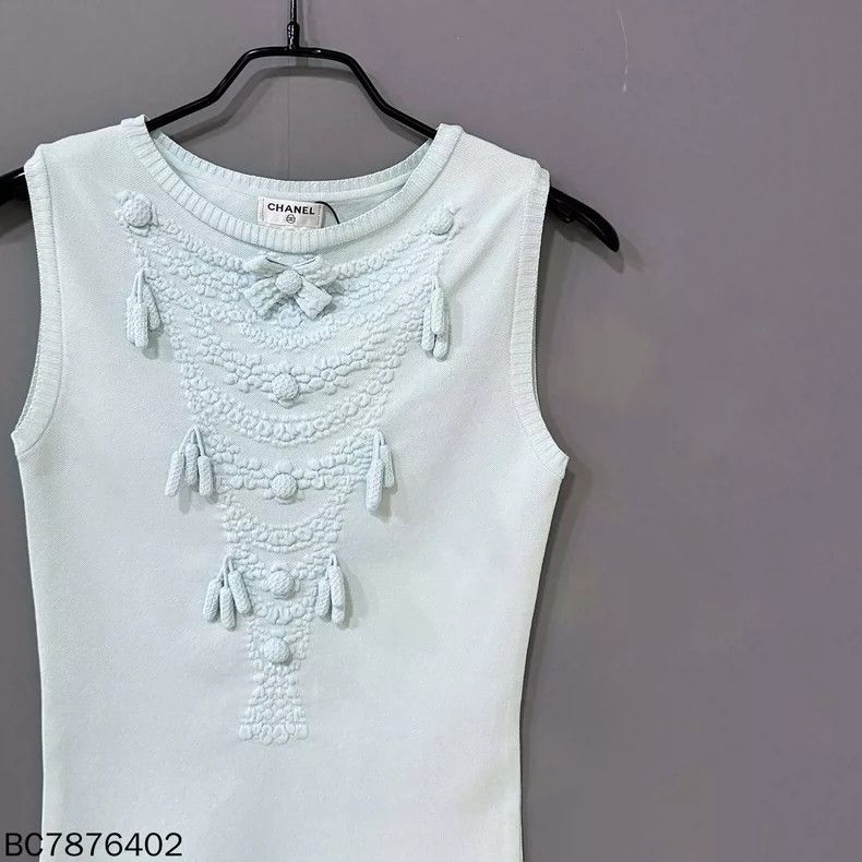 Chanel Chanel Embossed Logo Knit Sleeveless Top Size M / US 6-8 / IT 42-44 - 2 Thumbnail
