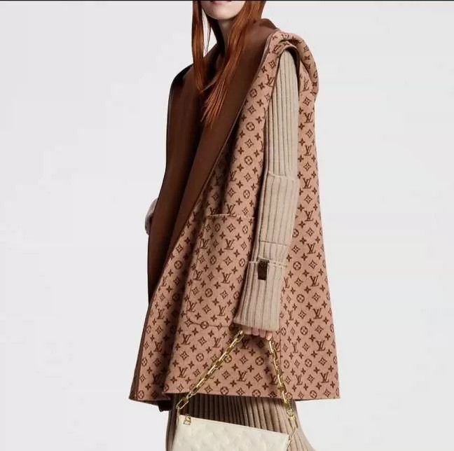 Louis Vuitton Louis Vuitton Printed Coat with Detachable Sleeves Size S / US 4 / IT 40 - 3 Thumbnail
