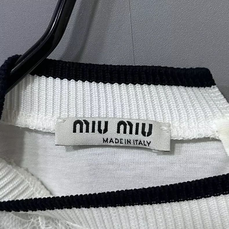 Miu Miu Lace Collar White T-Shirt from MIUMIU Size S / US 4 / IT 40 - 4 Thumbnail