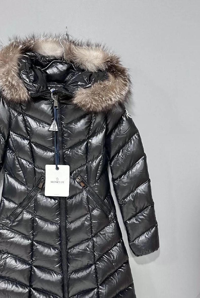 Moncler Moncler Long Coat with Fur Collar Size XS / US 0-2 / IT 36-38 - 2 Thumbnail
