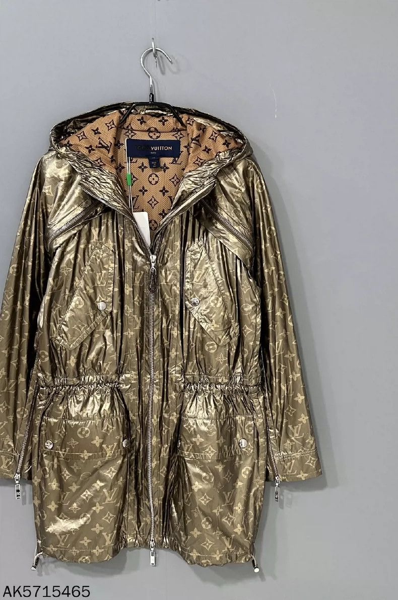 Louis Vuitton Metallic Hooded Windbreaker from Louis Vuitton Size XS / US 0-2 / IT 36-38 - 2 Thumbnail