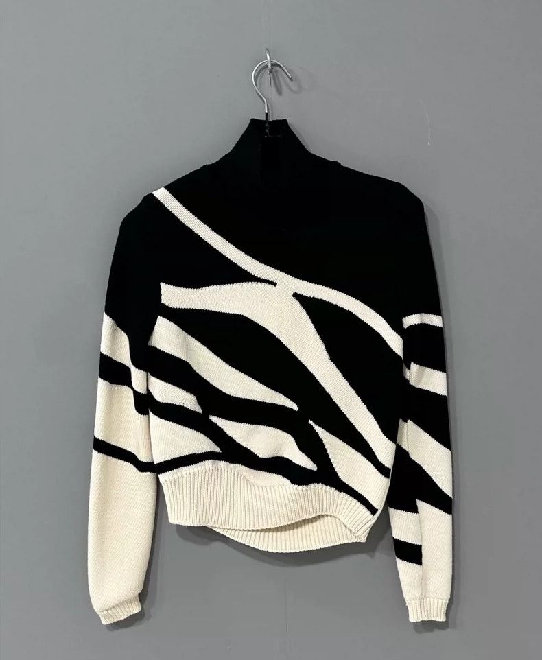 Dior Irregular Knit Sweater by Dior Size XS / US 0-2 / IT 36-38 - 2 Thumbnail