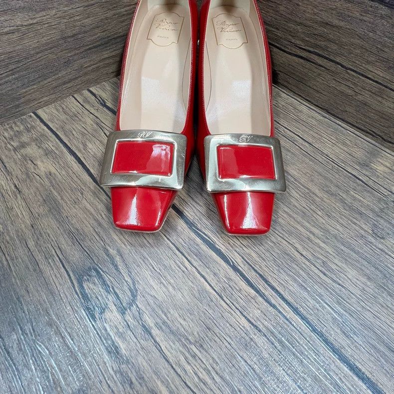 Roger Vivier Roger Vivier Red Buckle Mid-Heeled Shoes Size US 8 / IT 38 - 2 Thumbnail