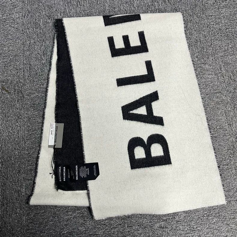 Balenciaga Balenciaga Black and White Logo Wool Scarf Size ONE SIZE - 5 Thumbnail