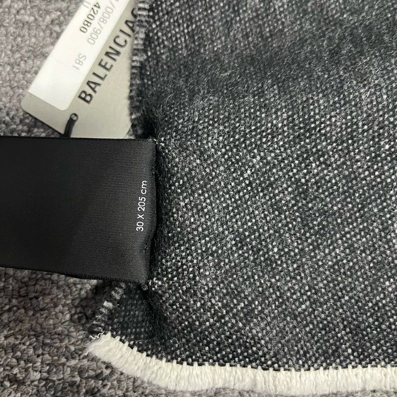 Balenciaga Balenciaga Black and White Logo Wool Scarf Size ONE SIZE - 3 Thumbnail