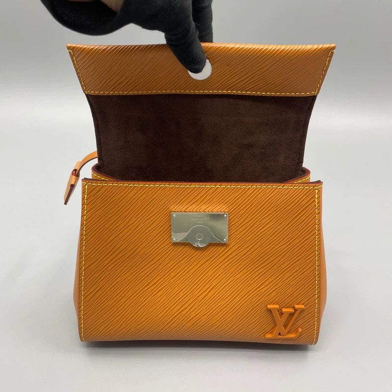 Louis Vuitton Louis Vuitton Cluny Mini Handbag with Strap Size ONE SIZE - 8 Thumbnail