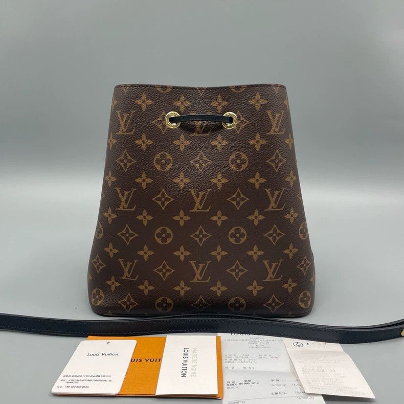 Louis Vuitton Louis Vuitton Black Bucket Shoulder Bag Size ONE SIZE - 2 Thumbnail