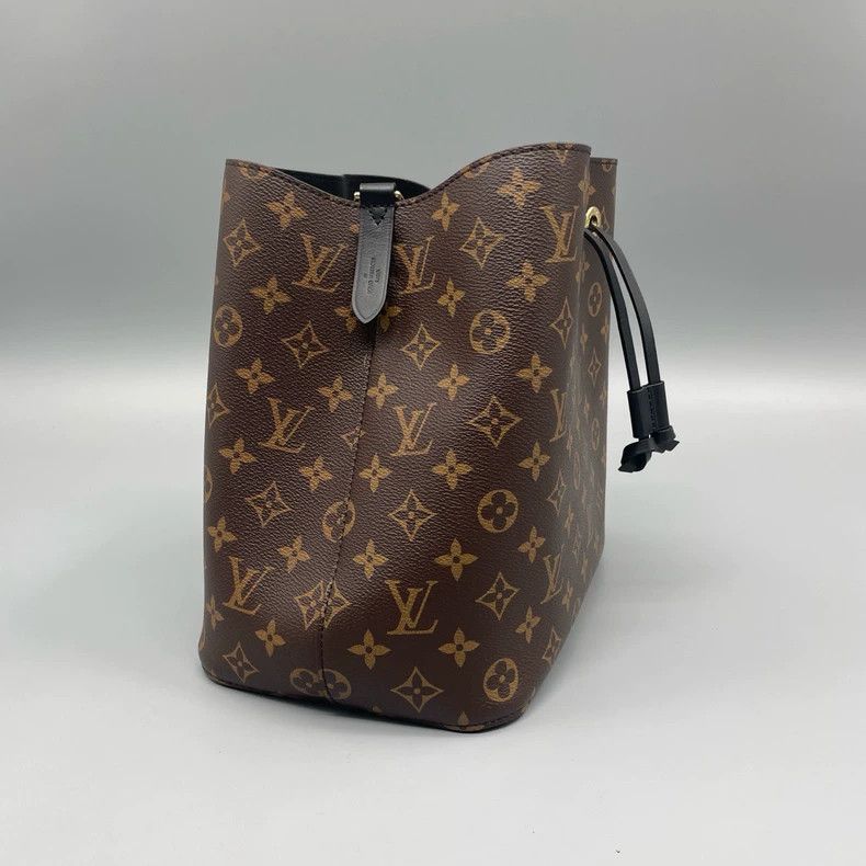 Louis Vuitton Louis Vuitton Black Bucket Shoulder Bag Size ONE SIZE - 7 Thumbnail