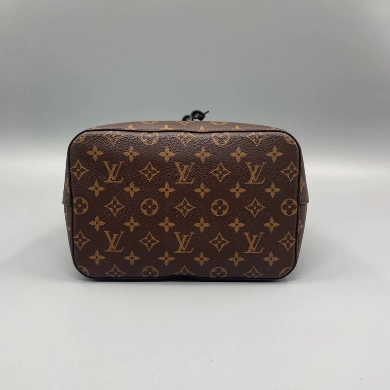 Louis Vuitton Louis Vuitton Black Bucket Shoulder Bag Size ONE SIZE - 3 Thumbnail