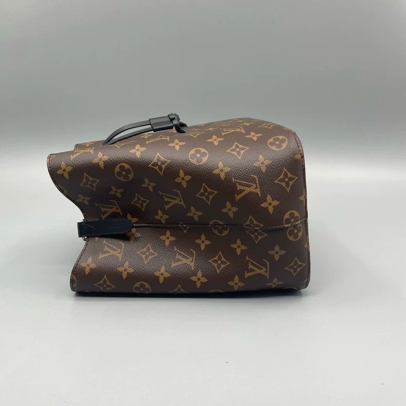 Louis Vuitton Louis Vuitton Black Bucket Shoulder Bag Size ONE SIZE - 5 Thumbnail