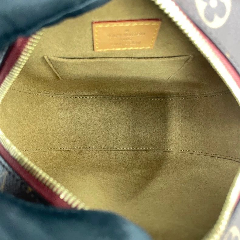 Louis Vuitton Louis Vuitton Monogram Large Round Crossbody Bag Size ONE SIZE - 9 Thumbnail