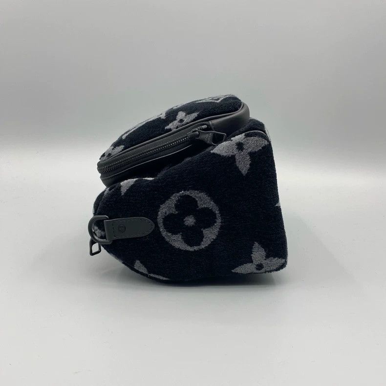 Louis Vuitton LV Velvet Speedy Messenger Bag for Men Size ONE SIZE - 4 Thumbnail