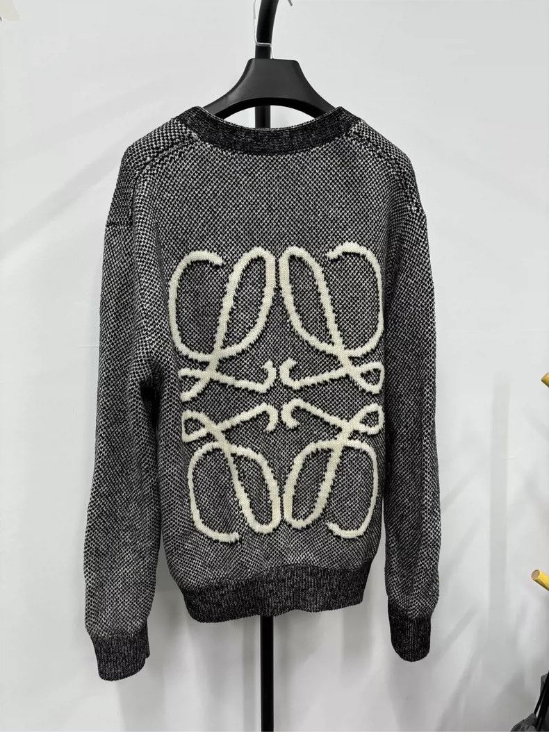 Loewe LOEWE V-Neck Textured Wool Cardigan for Men Size S / US 4 / IT 40 - 2 Thumbnail