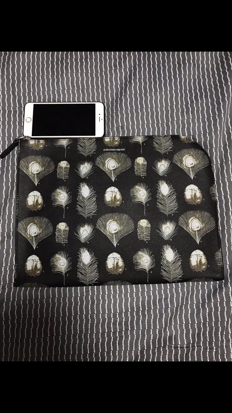Alexander McQueen Alexander McQueen Leather Handbag with Feather Design Size ONE SIZE - 4 Thumbnail