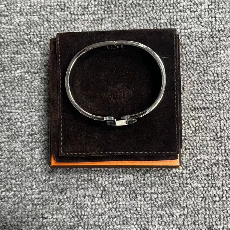 Hermes Silver Plated Minimalist White Bracelet Size ONE SIZE - 2 Thumbnail