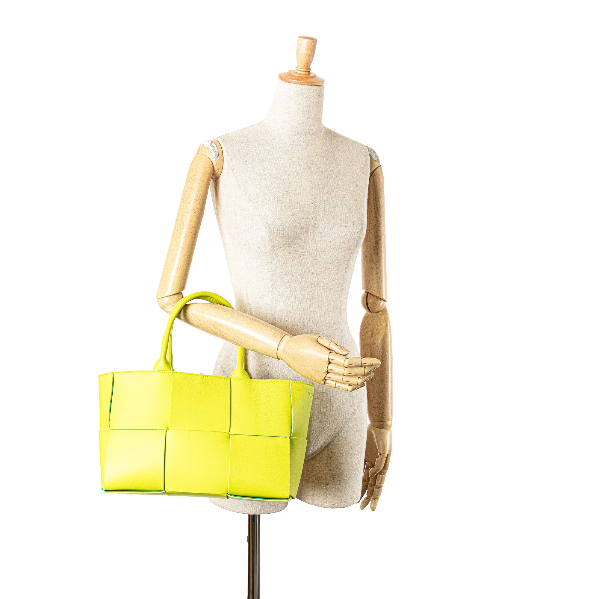 Bottega Veneta Bottega Veneta Small Nappa Maxi Intrecciato Arco Tote Size ONE SIZE - 14 Thumbnail