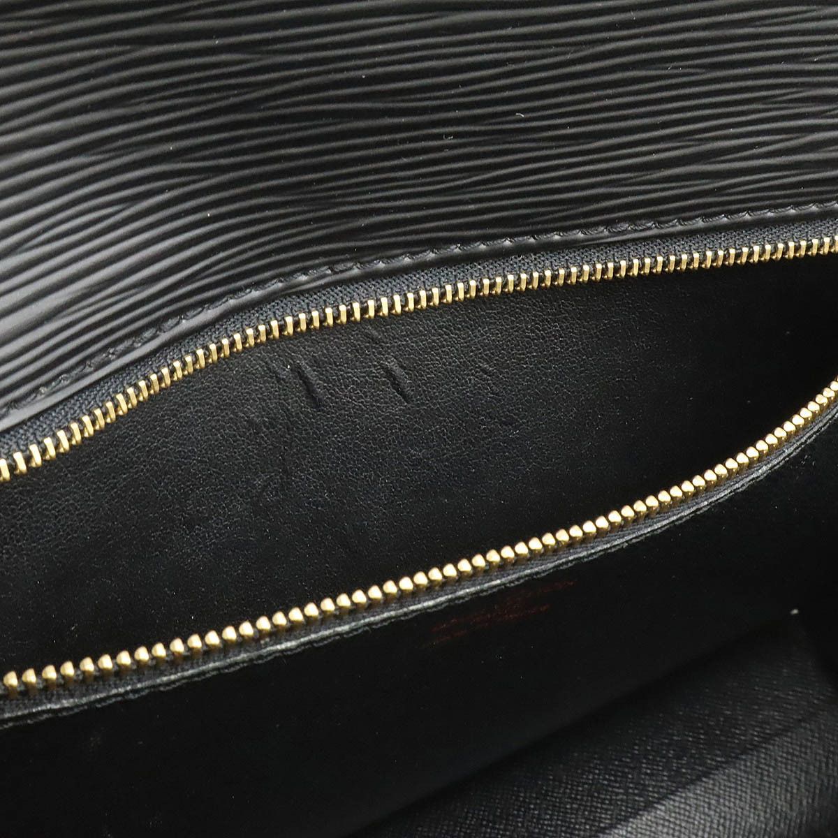 Louis Vuitton Louis Vuitton Louis Vuitton Pochette Seliere Dragonne Epi Clutch Bag Leather Clutch Bag M52612 Size ONE SIZE - 5 Thumbnail