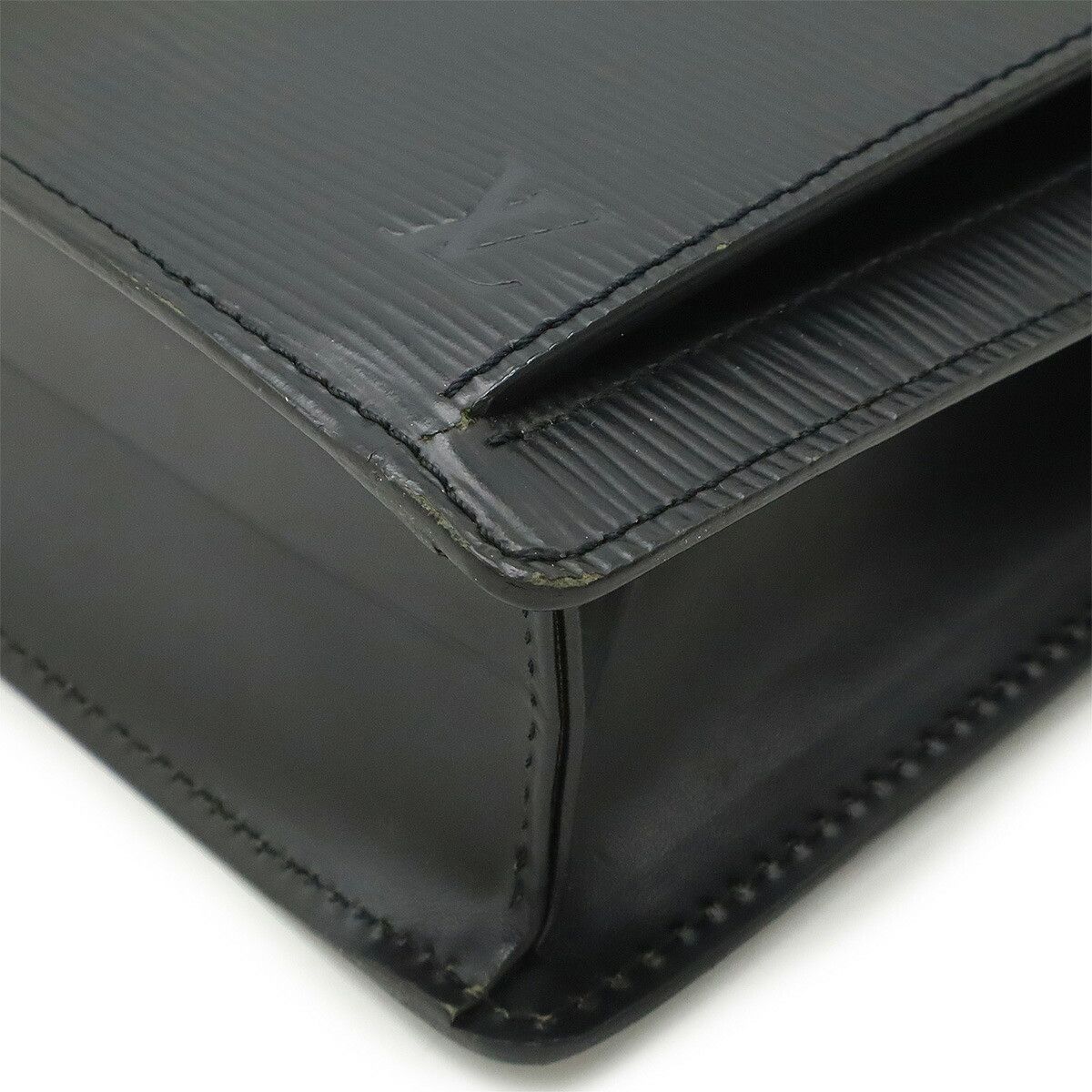 Louis Vuitton Louis Vuitton Louis Vuitton Pochette Seliere Dragonne Epi Clutch Bag Leather Clutch Bag M52612 Size ONE SIZE - 3 Thumbnail