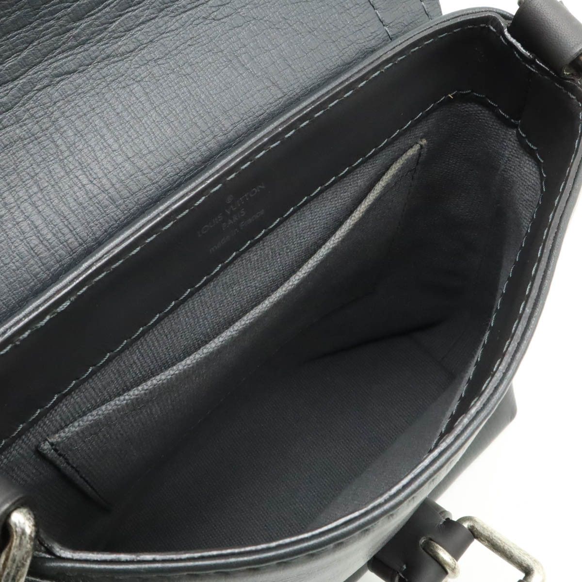 Louis Vuitton Louis Vuitton Louis Vuitton Utah Yuma Leather Shoulder Bag Leather Crossbody Bag M97024 DUTY FREE for USA Size ONE SIZE - 7 Thumbnail