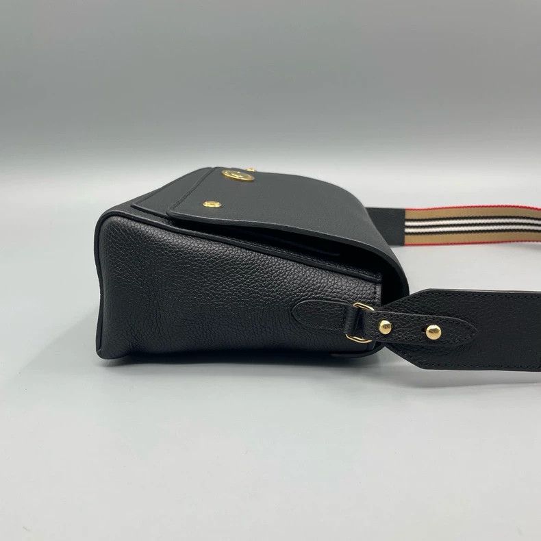 Burberry Burberry Leather Crossbody Messenger Bag Size ONE SIZE - 5 Thumbnail