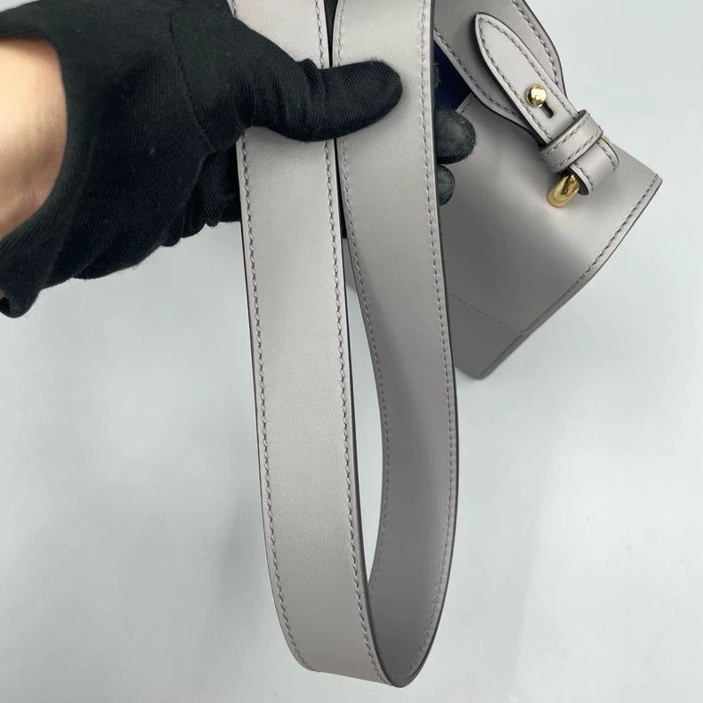 Gucci Gucci Sylvie Shoulder Bag with Gold Detail Size ONE SIZE - 7 Thumbnail