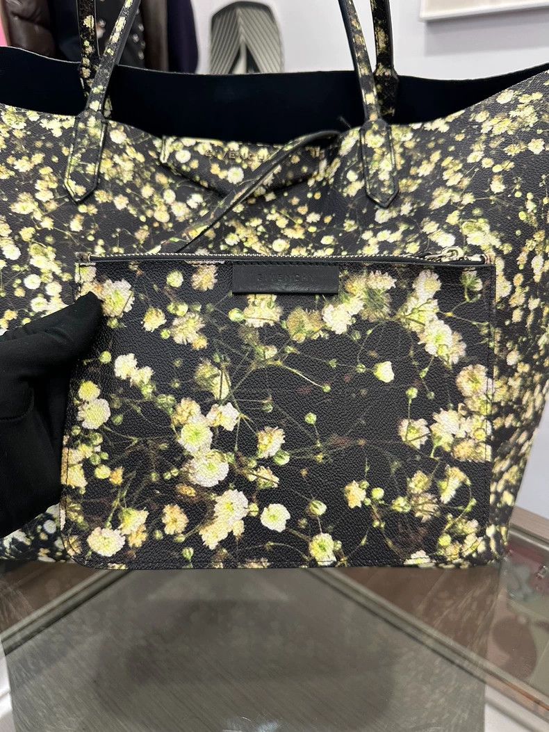 Givenchy Givenchy Floral Print Large Tote Bag Size ONE SIZE - 3 Thumbnail