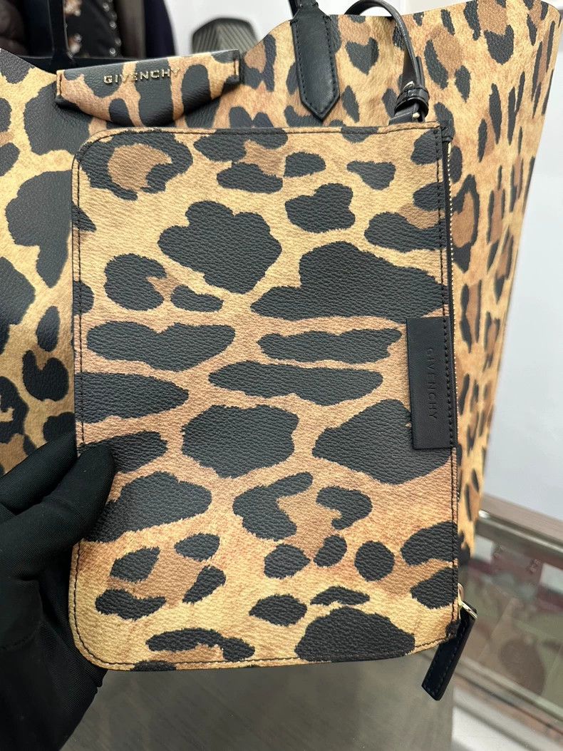 Givenchy Givenchy Brown Leopard Print Tote Bag Size ONE SIZE - 3 Thumbnail