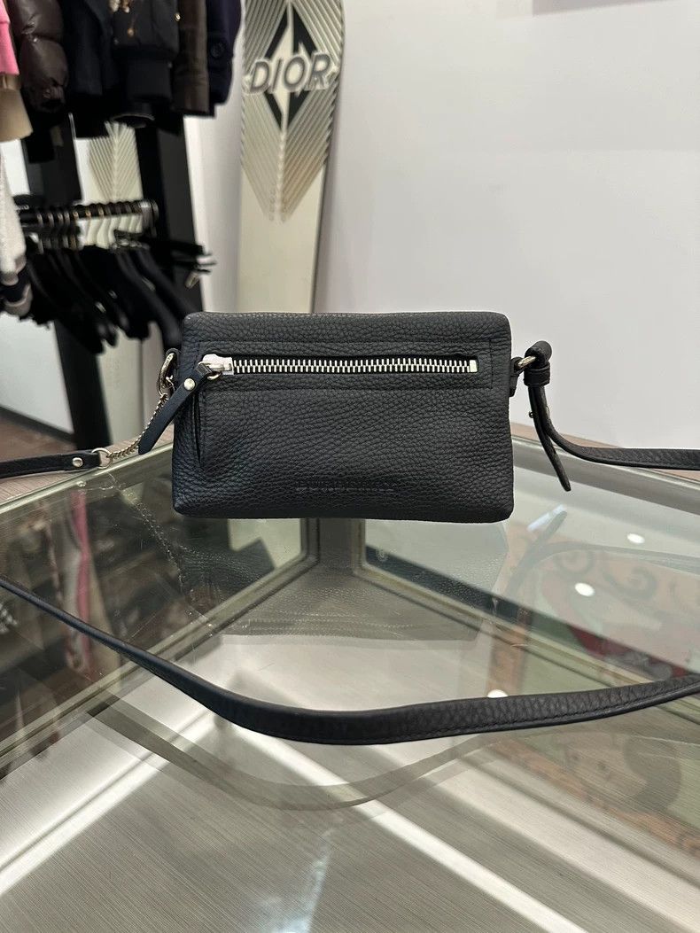 Burberry Burberry Black Leather Phone Shoulder Bag Size ONE SIZE - 2 Thumbnail