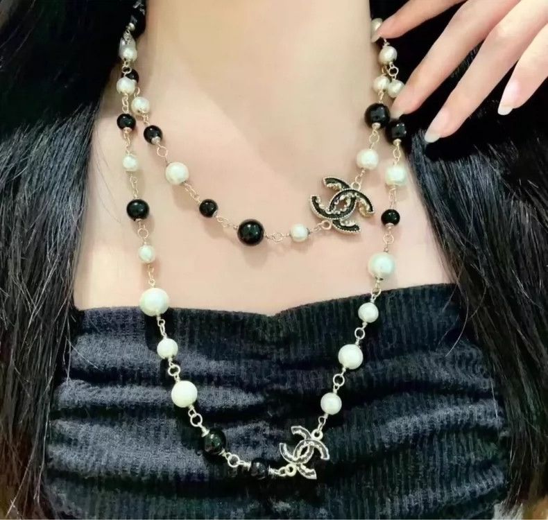 Chanel Chanel Black and White Panda Pearl Necklace Size ONE SIZE - 2 Thumbnail