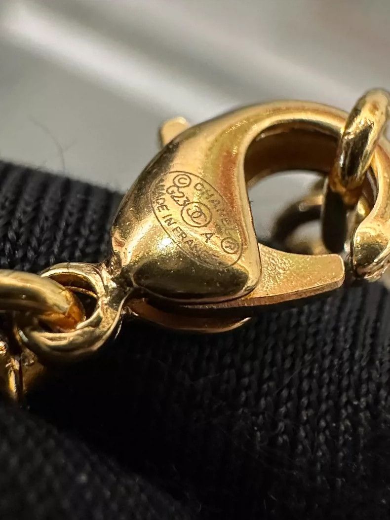 Chanel Chanel African Map Logo Gold Pendant Necklace Size ONE SIZE - 6 Thumbnail