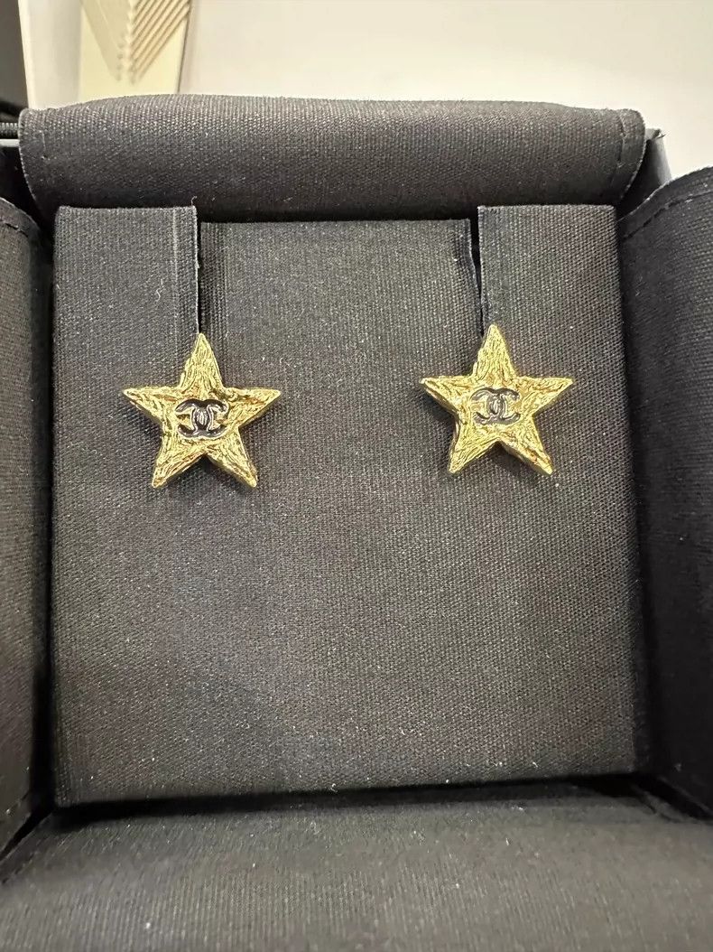 Chanel Chanel Gold Star Earrings with Double C Logo Size ONE SIZE - 2 Thumbnail