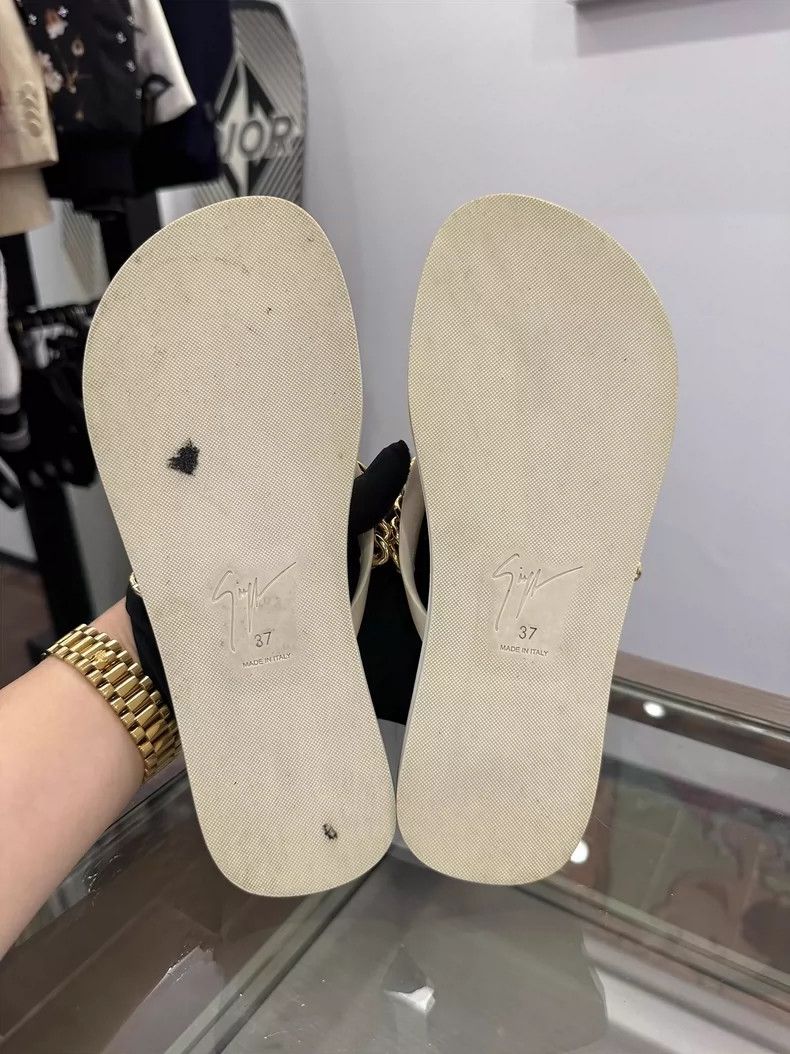Giuseppe Zanotti Giuseppe Zanotti White Flip Flops with Chain Size US 6 / IT 36 - 5 Thumbnail