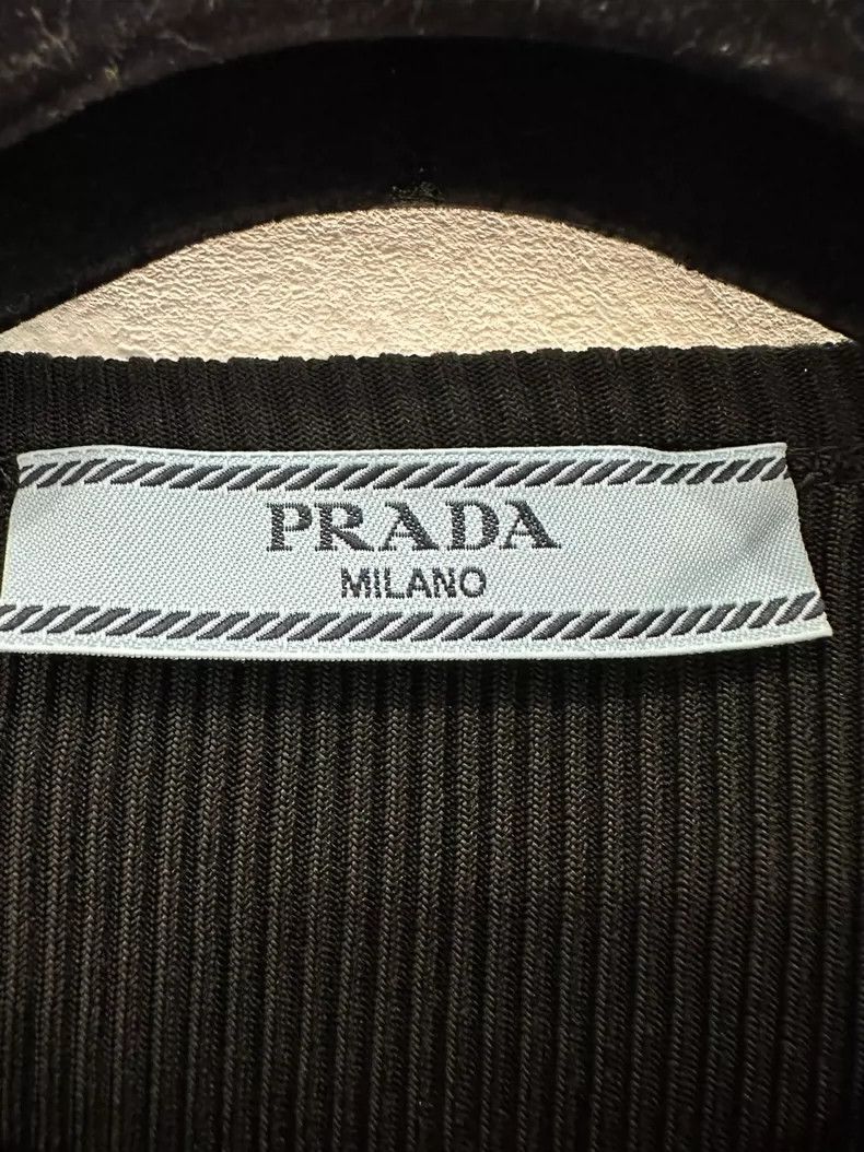 Prada Prada Black Cropped Knit Top with Logo Size M / US 6-8 / IT 42-44 - 4 Thumbnail