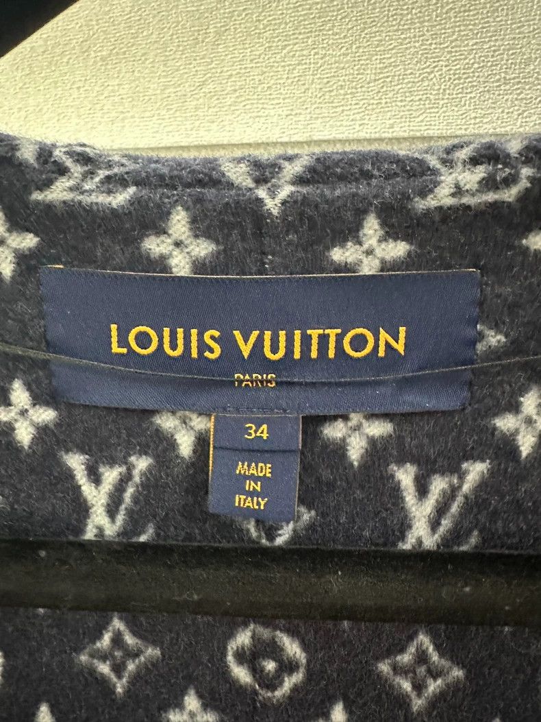 Louis Vuitton Louis Vuitton Deep Blue Bathrobe Coat Size XS / US 0-2 / IT 36-38 - 2 Thumbnail