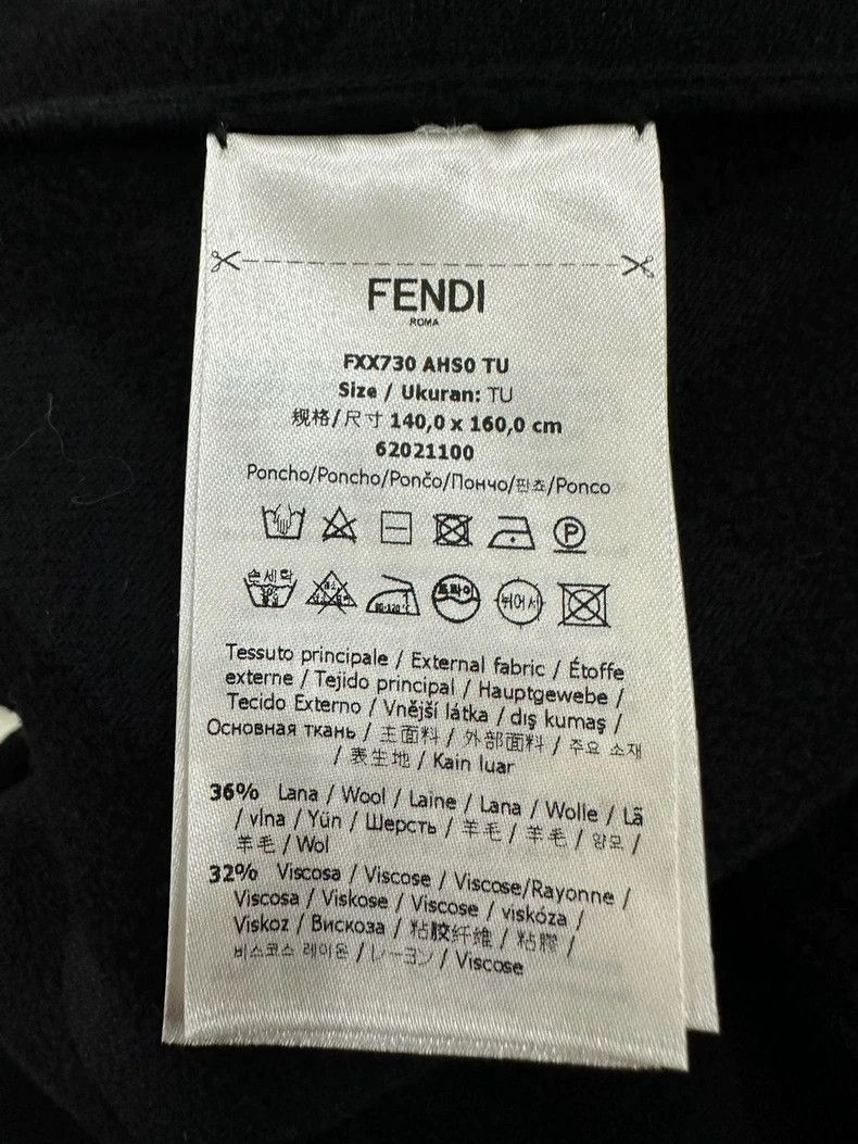 Fendi Fendi Double-Sided Black Cape with Tags Size ONE SIZE - 3 Thumbnail