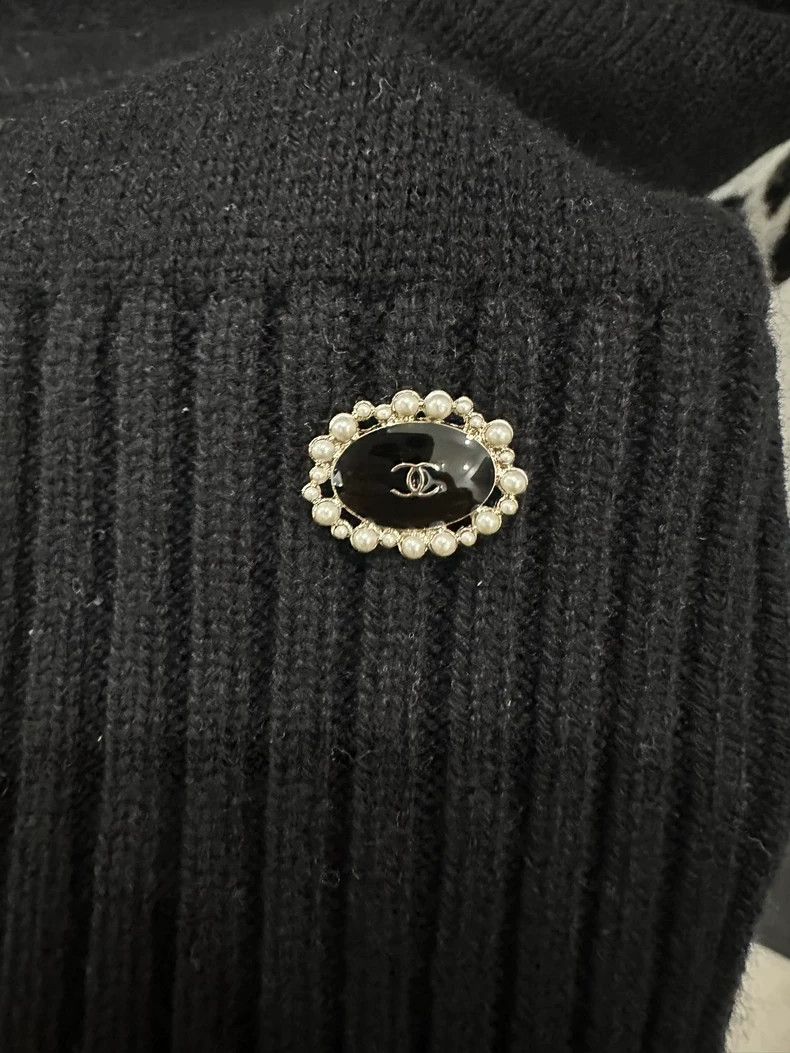 Chanel Chanel Black and White Knit Sweater Size S / US 4 / IT 40 - 3 Thumbnail