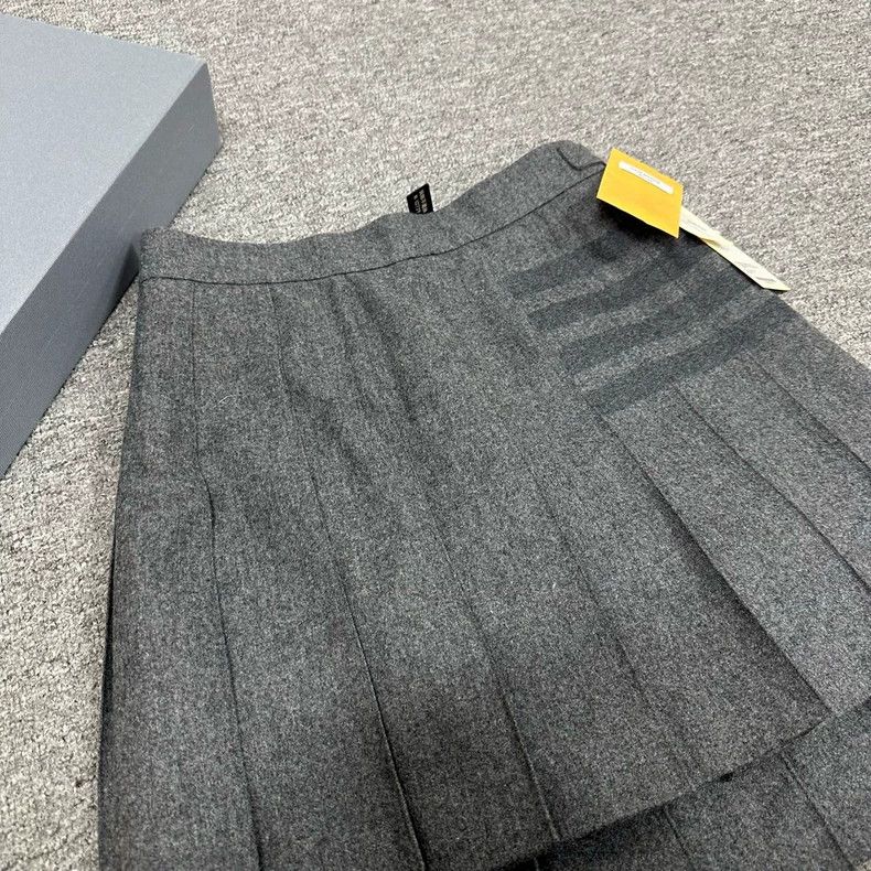 Thom Browne Thom Browne Pleated Wool Blend Skirt Size 40" / US 18 - 4 Thumbnail
