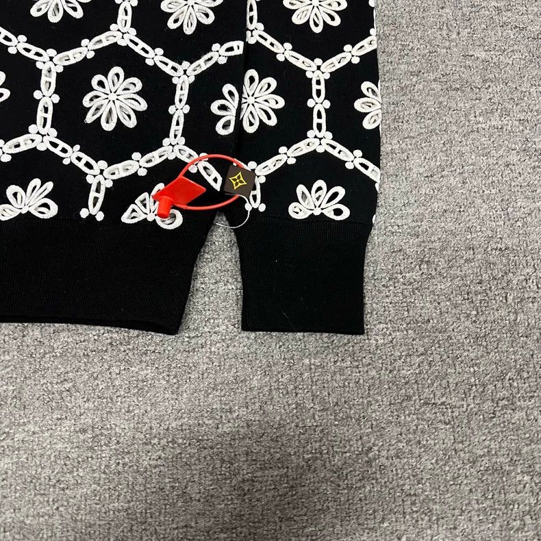 Louis Vuitton Louis Vuitton Floral Print Pullover Sweatshirt Size XS / US 0-2 / IT 36-38 - 4 Thumbnail