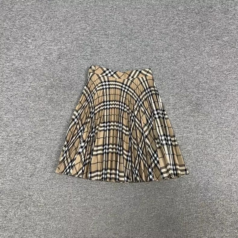 Burberry Burberry New Plaid Pleated Skirt UK8 Size 24" / US 00 / IT 34 - 2 Thumbnail