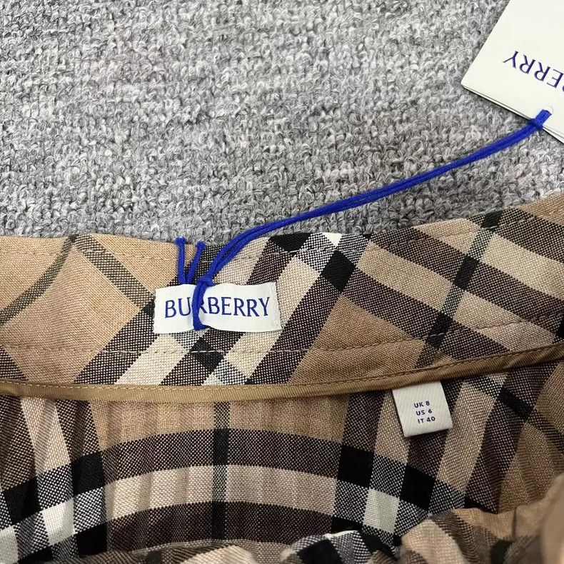 Burberry Burberry New Plaid Pleated Skirt UK8 Size 24" / US 00 / IT 34 - 5 Thumbnail