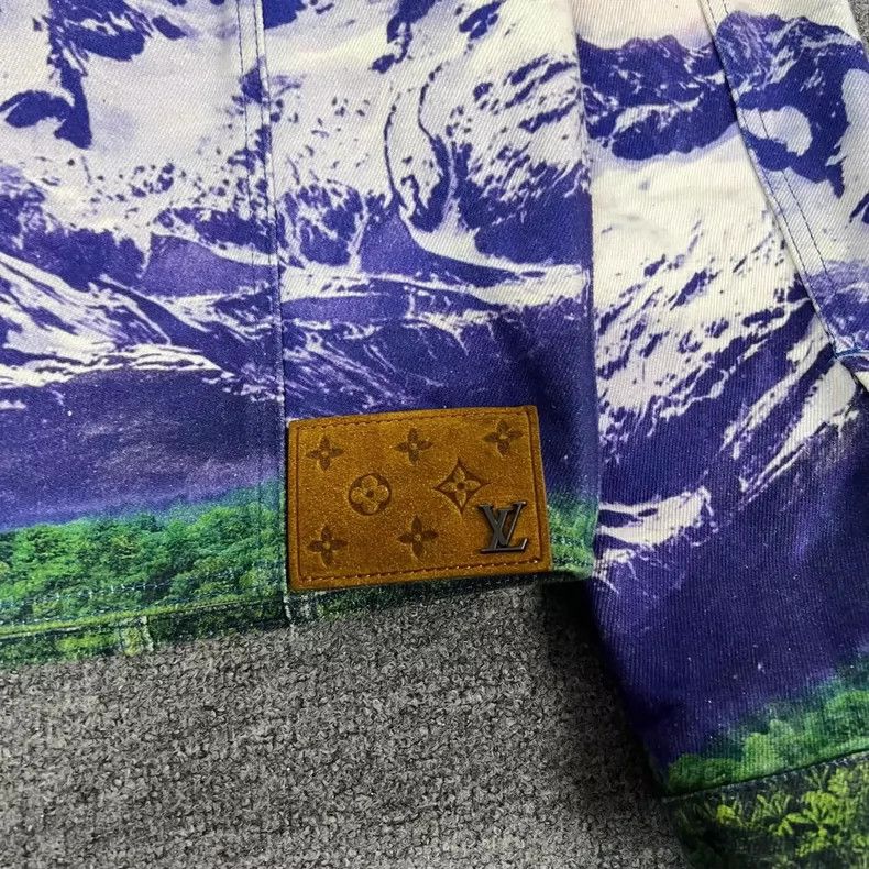 Louis Vuitton Louis Vuitton Cropped Denim Jacket with Mountain Print Size L / US 10 / IT 46 - 5 Thumbnail