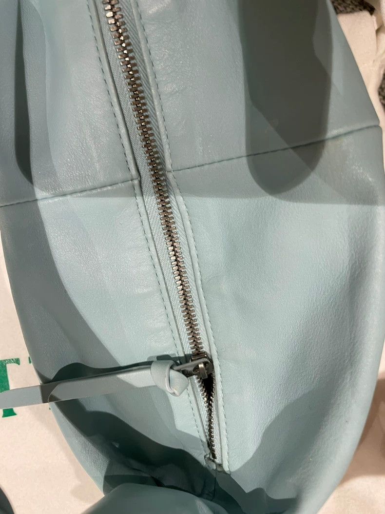 Bottega Veneta Bottega Veneta Baby Blue Pouch Bag Size ONE SIZE - 4 Thumbnail