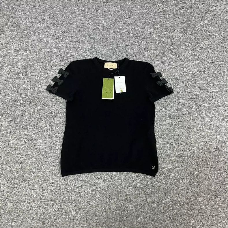 Gucci Gucci Knit Short Sleeve Top with Bow Size M / US 6-8 / IT 42-44 - 2 Thumbnail