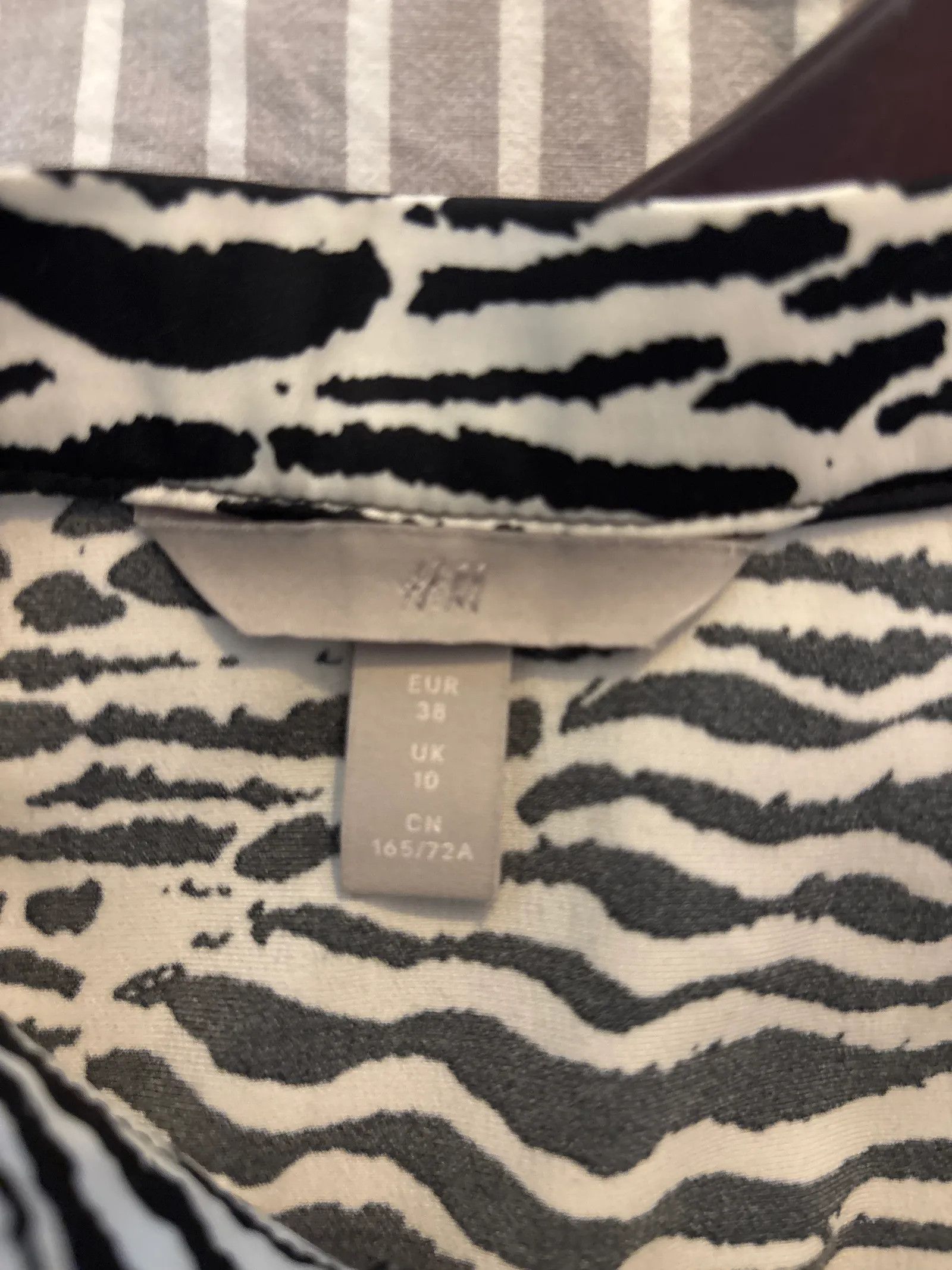 H&M H&M Skirt Size 27" / US 4 / IT 40 - 2 Thumbnail