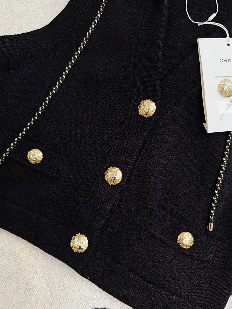 Chanel Chanel Gold Sequin Hooded Knit Vest Size XS / US 0-2 / IT 36-38 - 4 Thumbnail