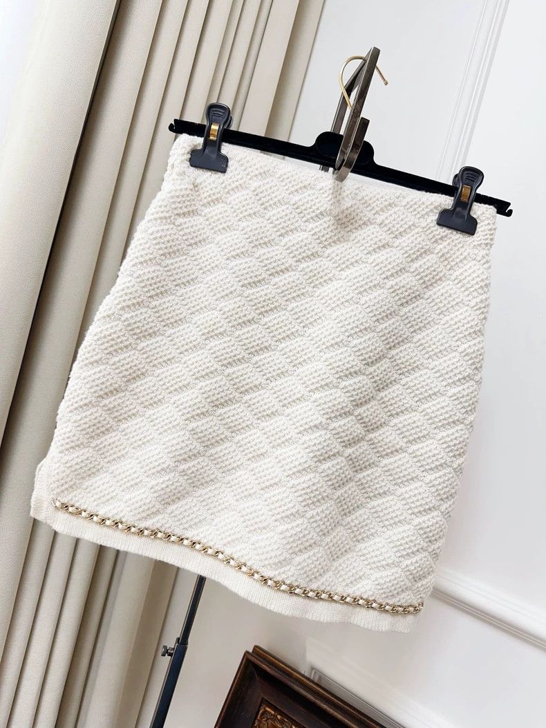 Chanel Chanel Cream Knit Skirt with Pockets Size 34" / US 12 / IT 48 - 2 Thumbnail
