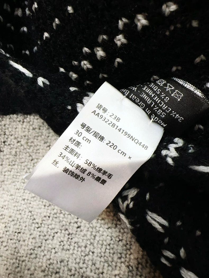 Chanel Chanel Black Check Pattern Knit Cashmere Scarf Size ONE SIZE - 8 Thumbnail